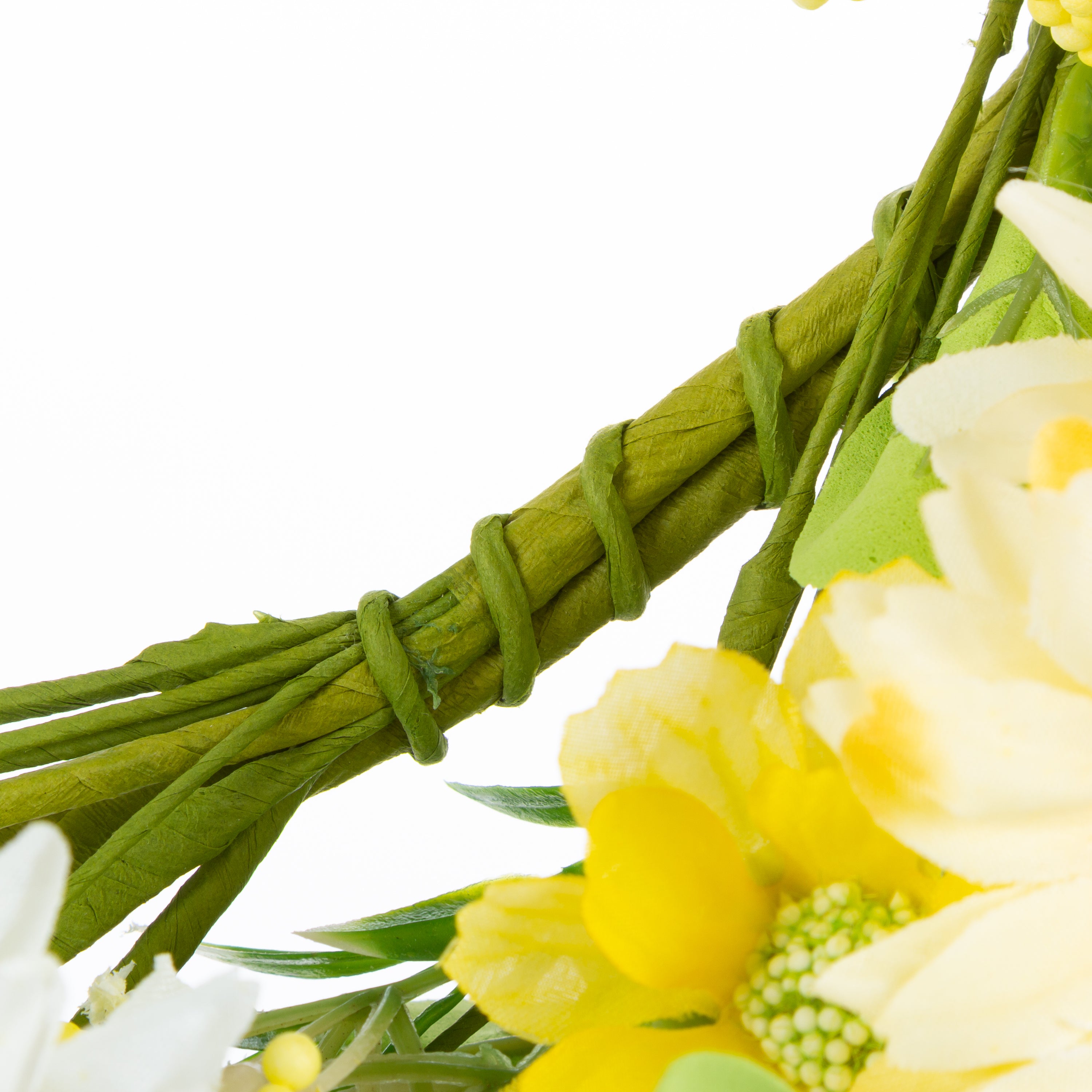 20 in. Floral Daisy Wreath